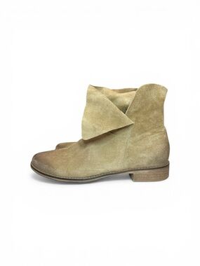 Dee Keller Elsy Suede Foldover Flap Ankle Bootie Tan Size 36 (5.5-6 US)